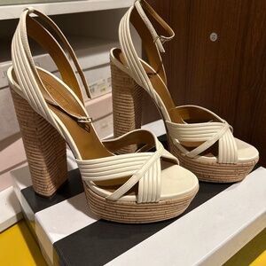 Never Worn Aquazzura Sundance platform heel 140